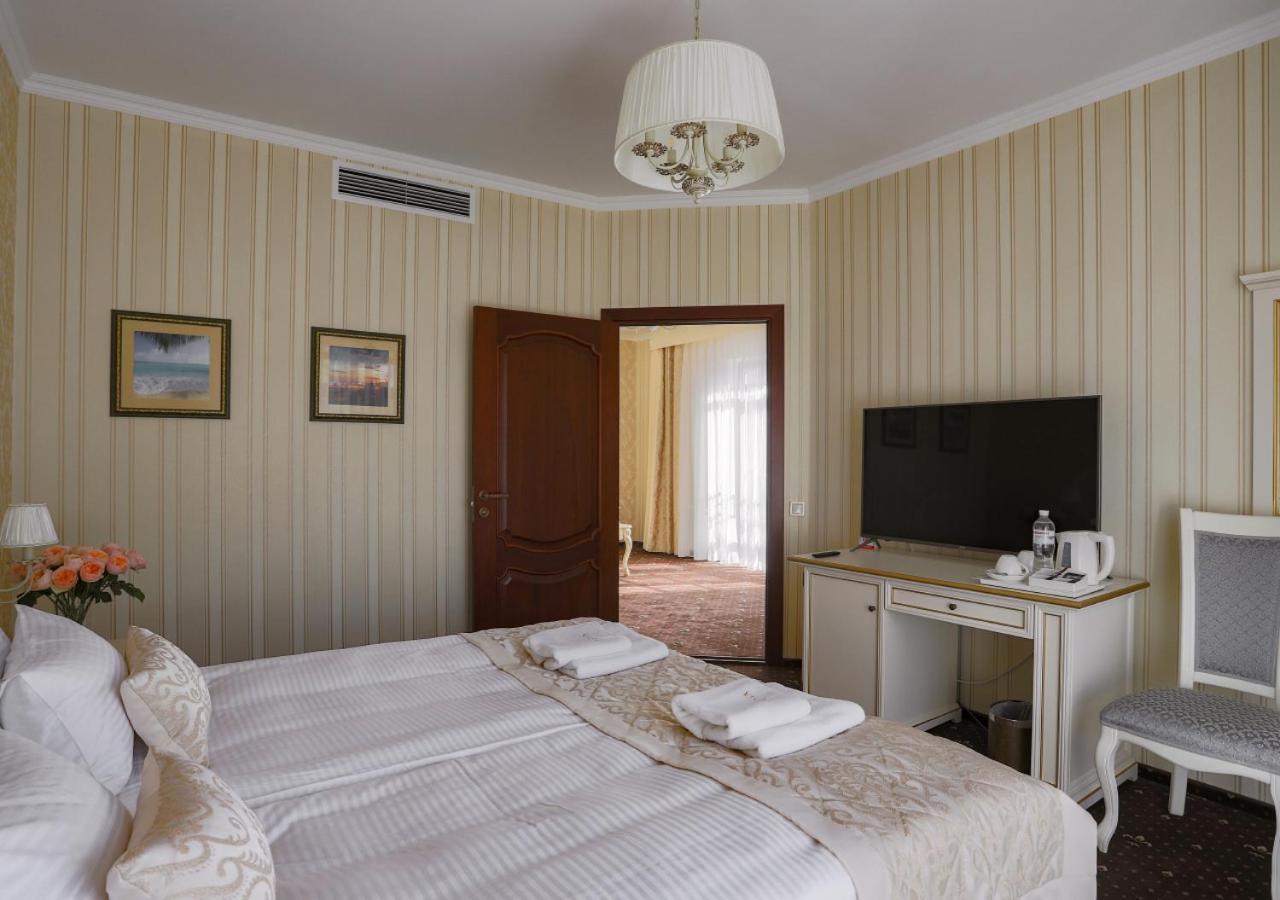 Fenix Town Hotel Vinnicja Kültér fotó